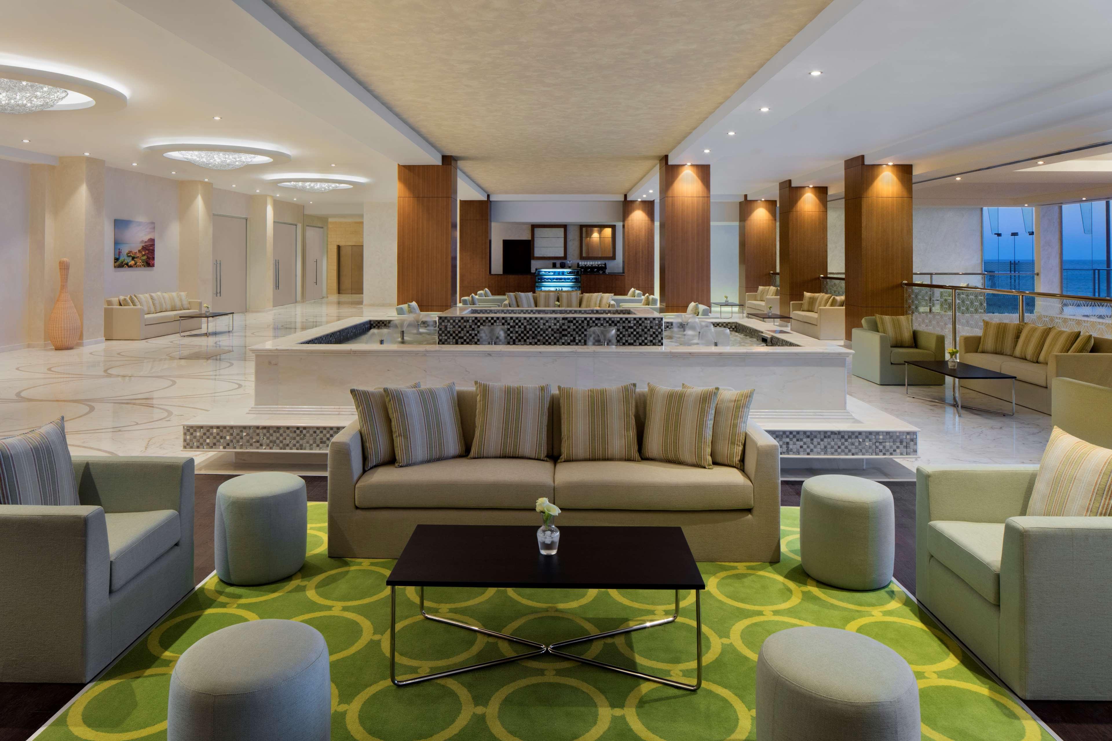 Radisson Blu Hotel & Resort, Sohar Extérieur photo Lobby