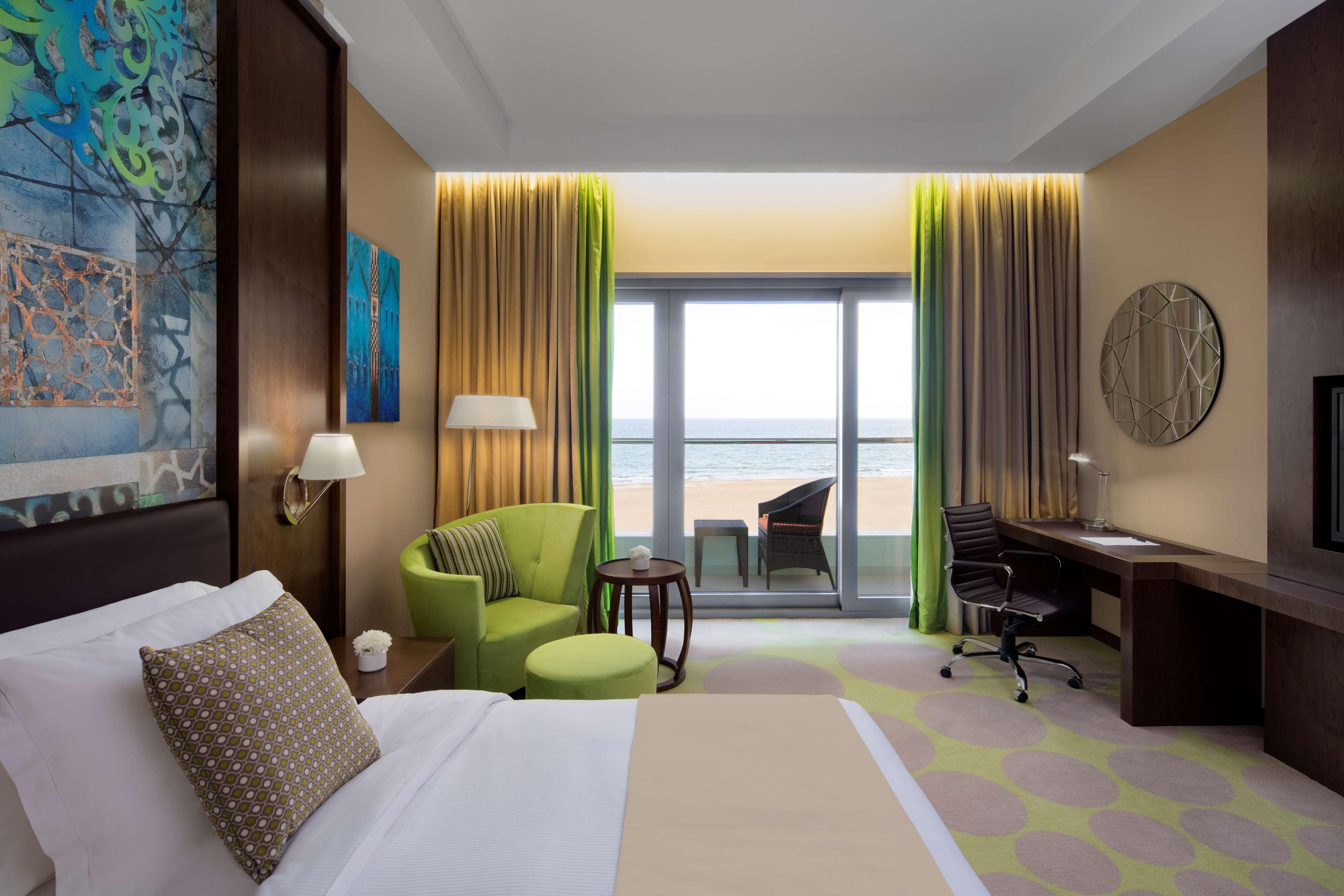 Radisson Blu Hotel & Resort, Sohar Extérieur photo Deluxe room