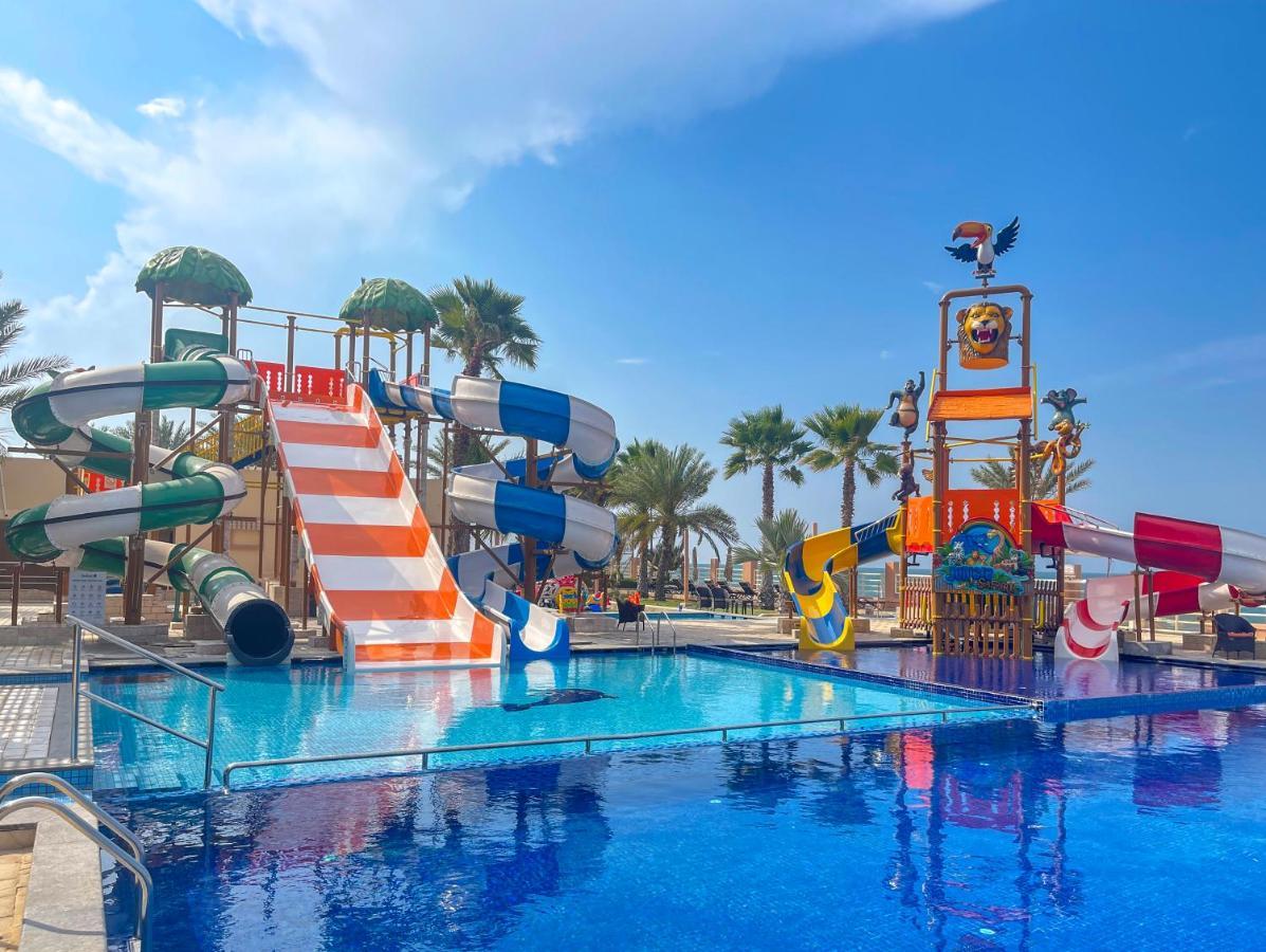 Radisson Blu Hotel & Resort, Sohar Extérieur photo Aqua Park