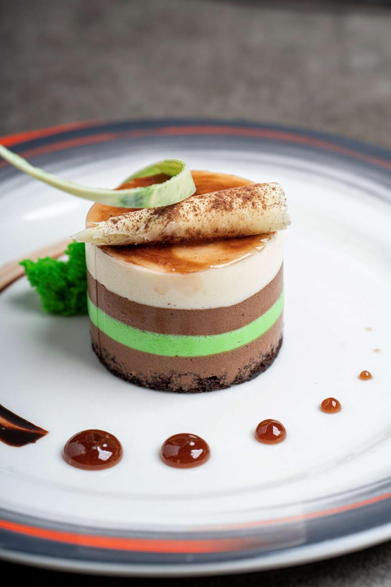 Radisson Blu Hotel & Resort, Sohar Extérieur photo A layered dessert