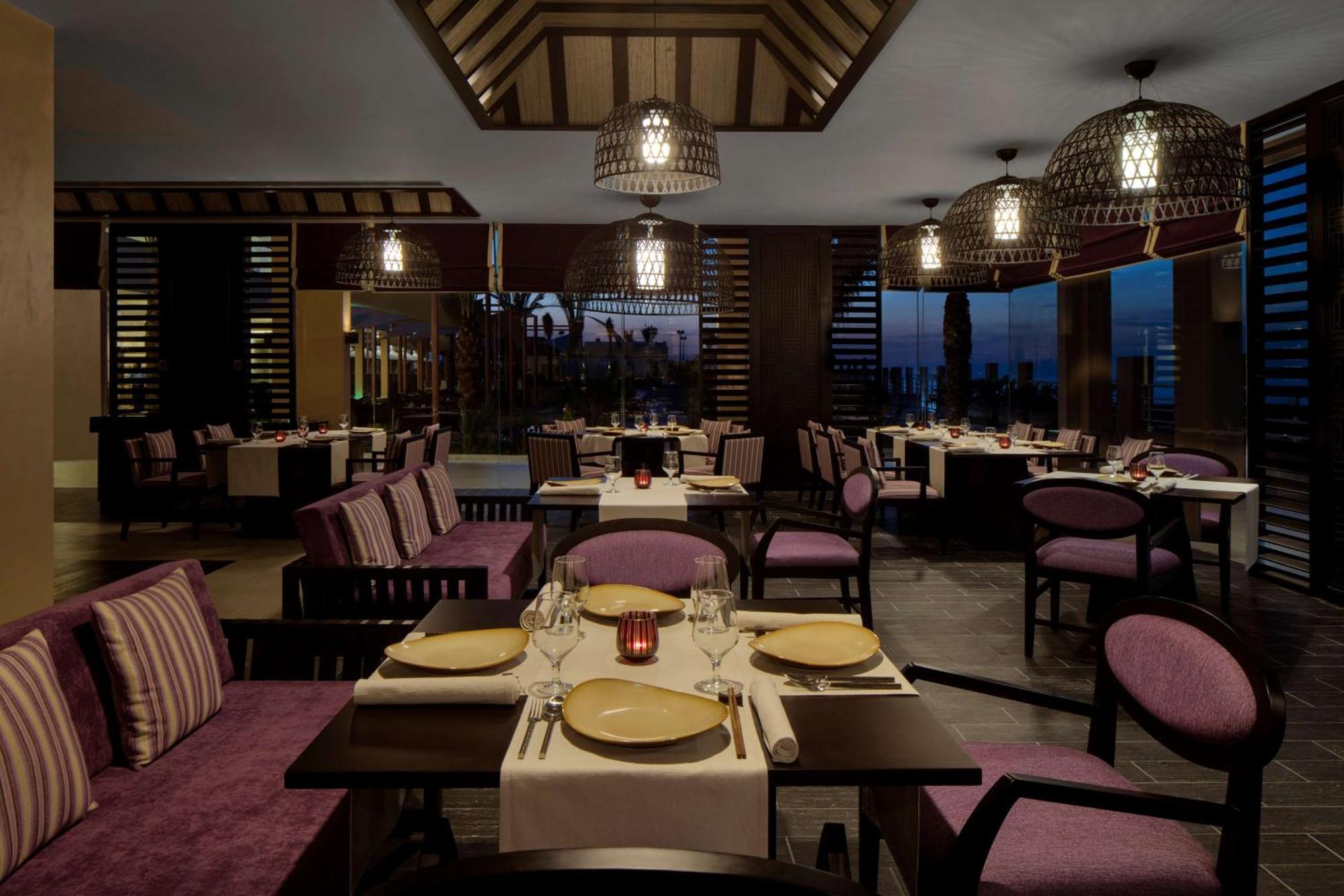 Radisson Blu Hotel & Resort, Sohar Extérieur photo The restaurant