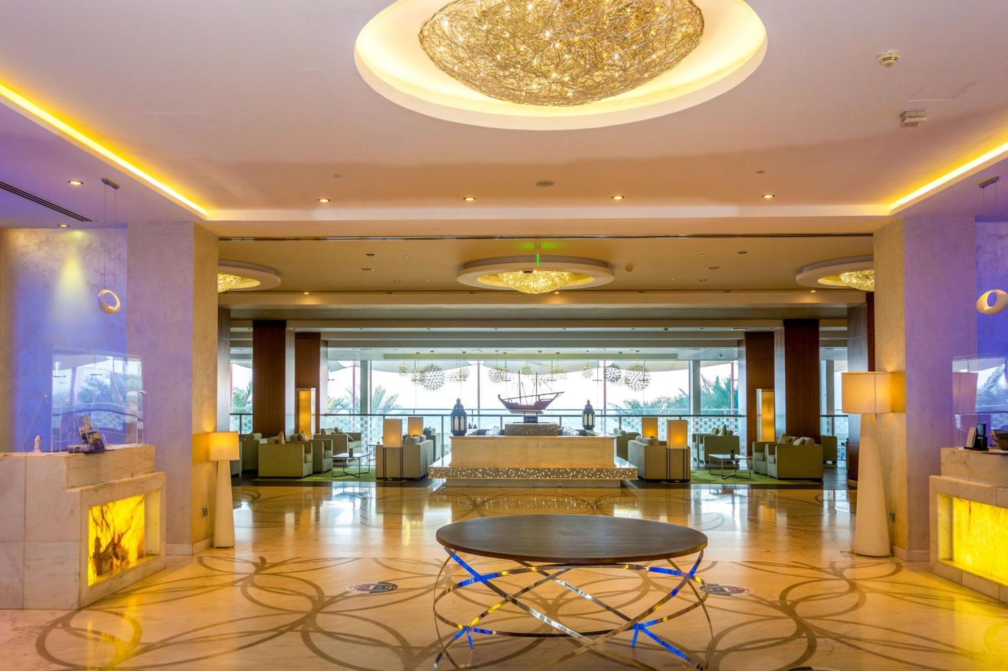 Radisson Blu Hotel & Resort, Sohar Extérieur photo Lobby