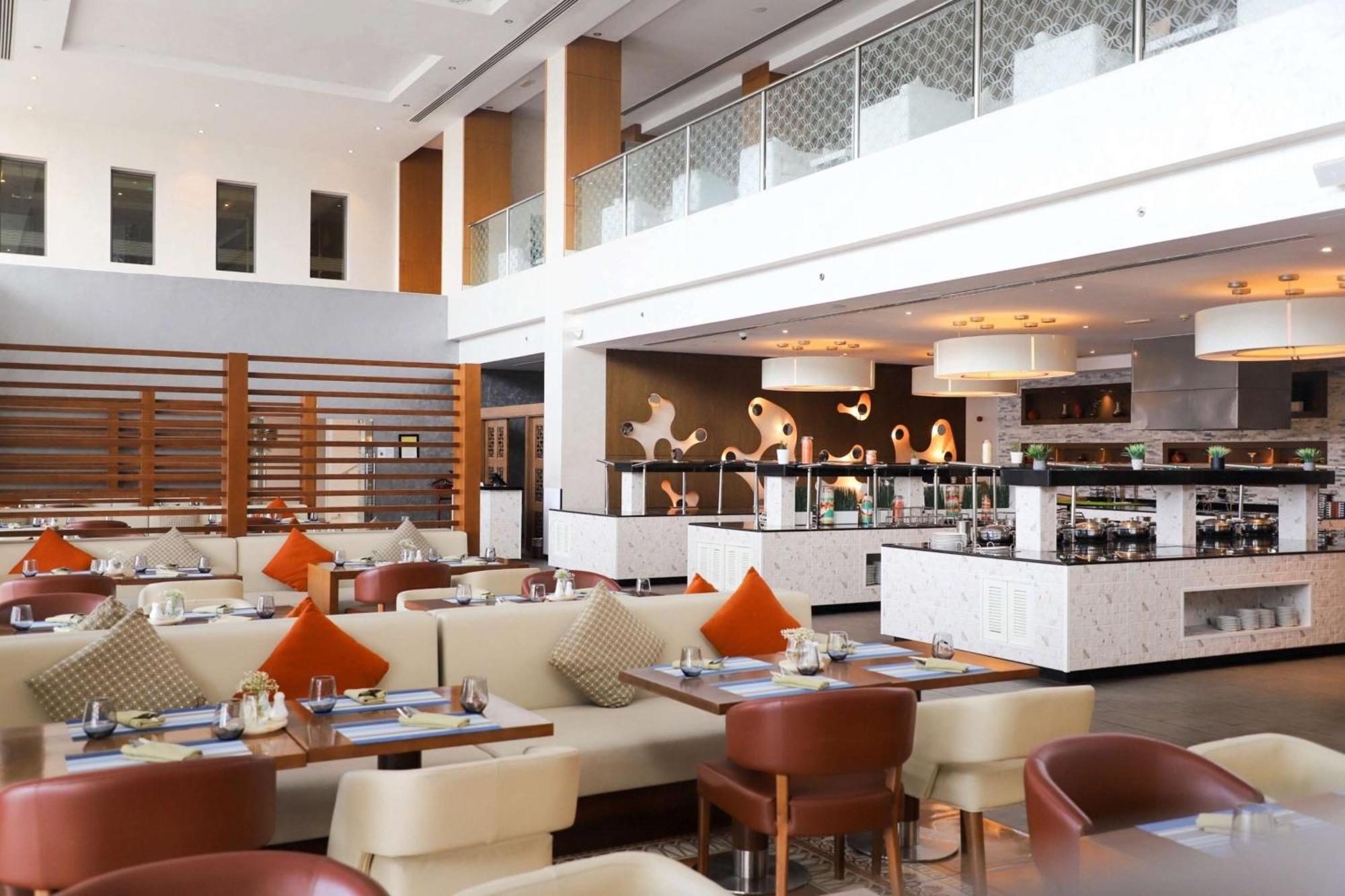Radisson Blu Hotel & Resort, Sohar Extérieur photo The restaurant